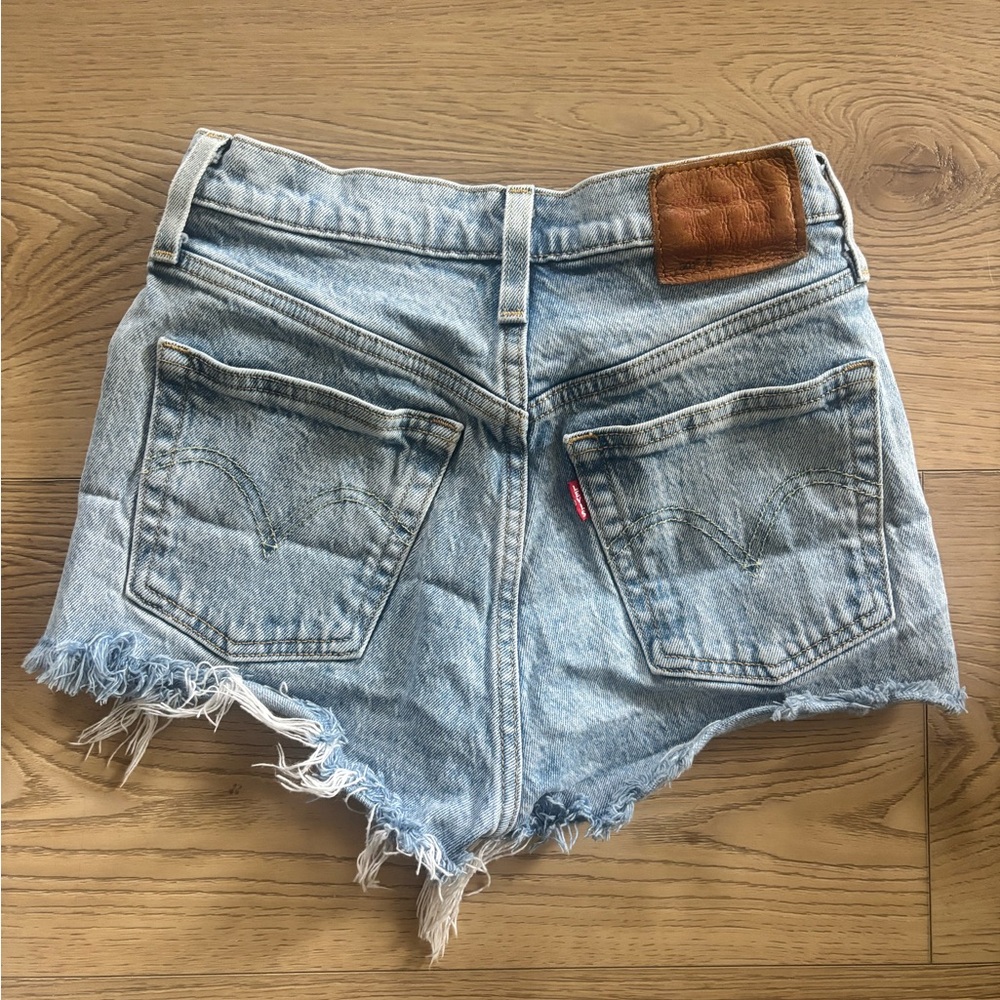 Levi's Women's Light Wash Blue Jean Shorts